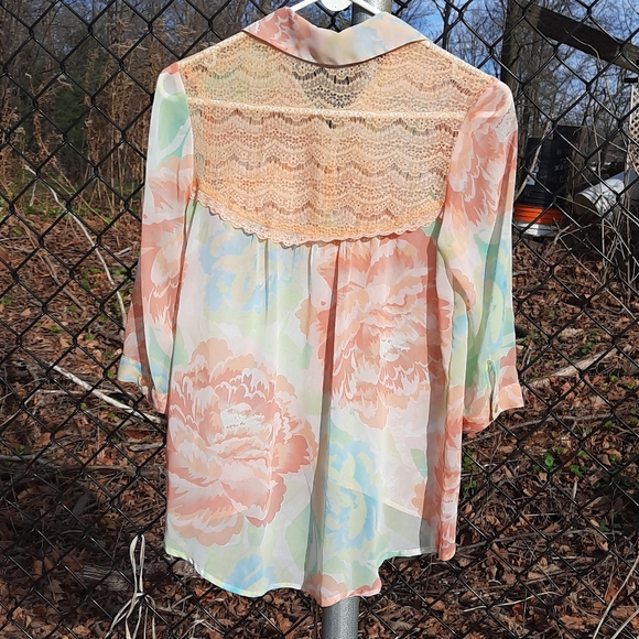 Candies| Blouse| 3/4 Sleeves| Sheer| Size S - Picture 2 of 5